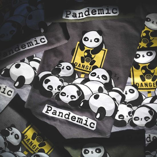 Koszulka Cute Pandemia z uroczymi pandkami.