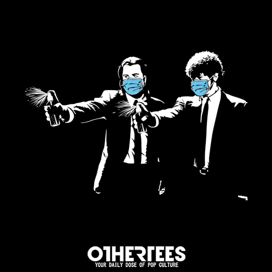 Koszulka Covid Fiction od OtherTees - walka z wirusem w stylu Tarantino!