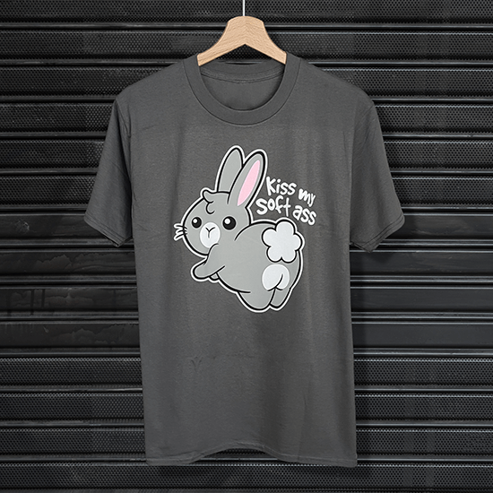 Koszulka z uroczym króliczkiem mówiącym co myśli