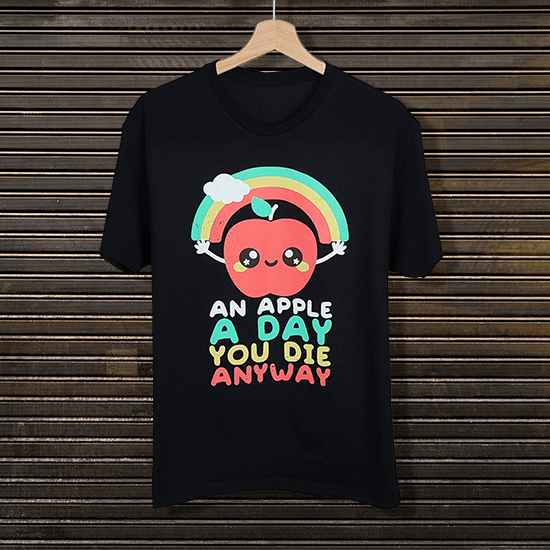 T-shirt z jabłuszkiem i czarnym humorem – koszulka dla ludzi z dystansem