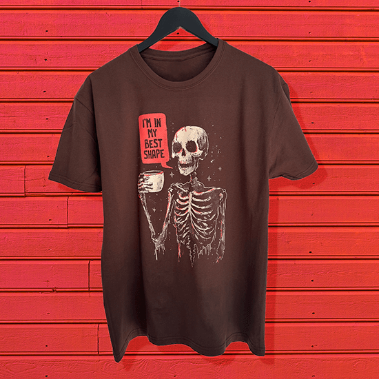 T-shirt z nadrukiem szkieletu i napisem „I’m in my best shape” – idealny na co dzień i na prezent