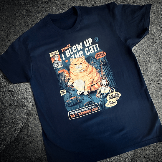 Koszulka "Honey, I blew up the cat!" – komiksowy kot, który zdemolował wszystko, idealna dla miłośników kotów i zabawnego designu.