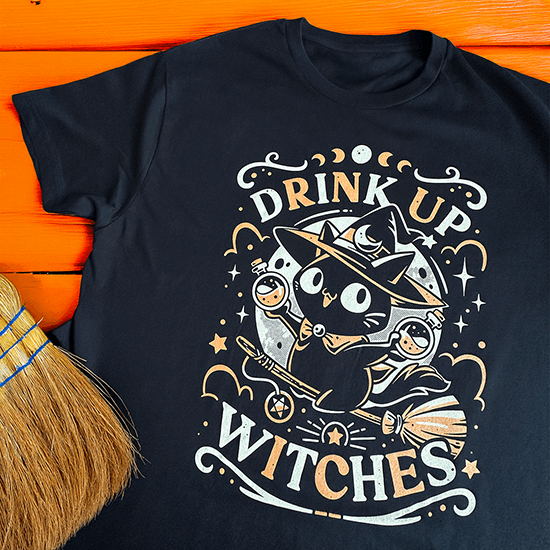 Magiczna koszulka z kotem w stroju czarodzieja i eliksirami – "Drink up, witches"