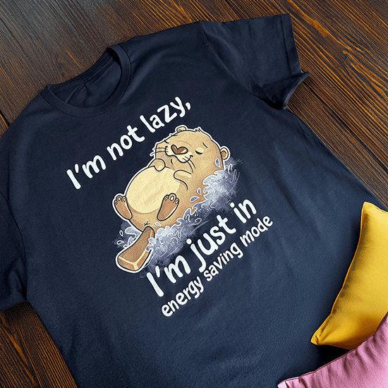 koszulka z wydrą i napisem „I"m not lazy I"m just in energy saving mode” dla miłośników zwierząt i humoru