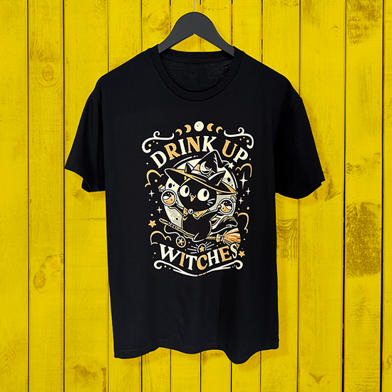 Koszulka z czarnym kotem czarodziejem trzymającym eliksiry i napisem "Drink up, witches"